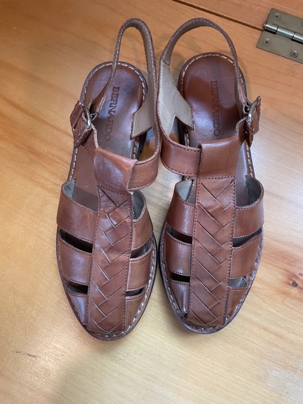 Never Worn Bernardo Brown Leather Fisherman-Style Women’s Sandals